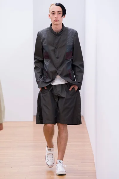 Look 19